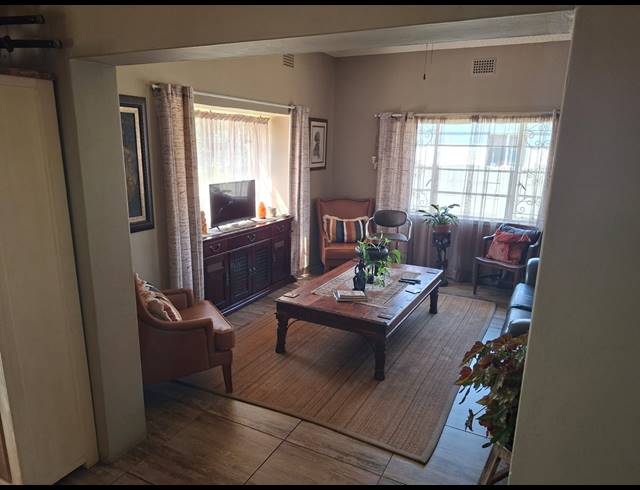 3 BEDROOM HOUSE TO LET IN BRENTHURST